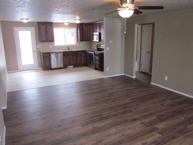 504 Whitecloud Cir, Homedale, ID 83628 - photo 1