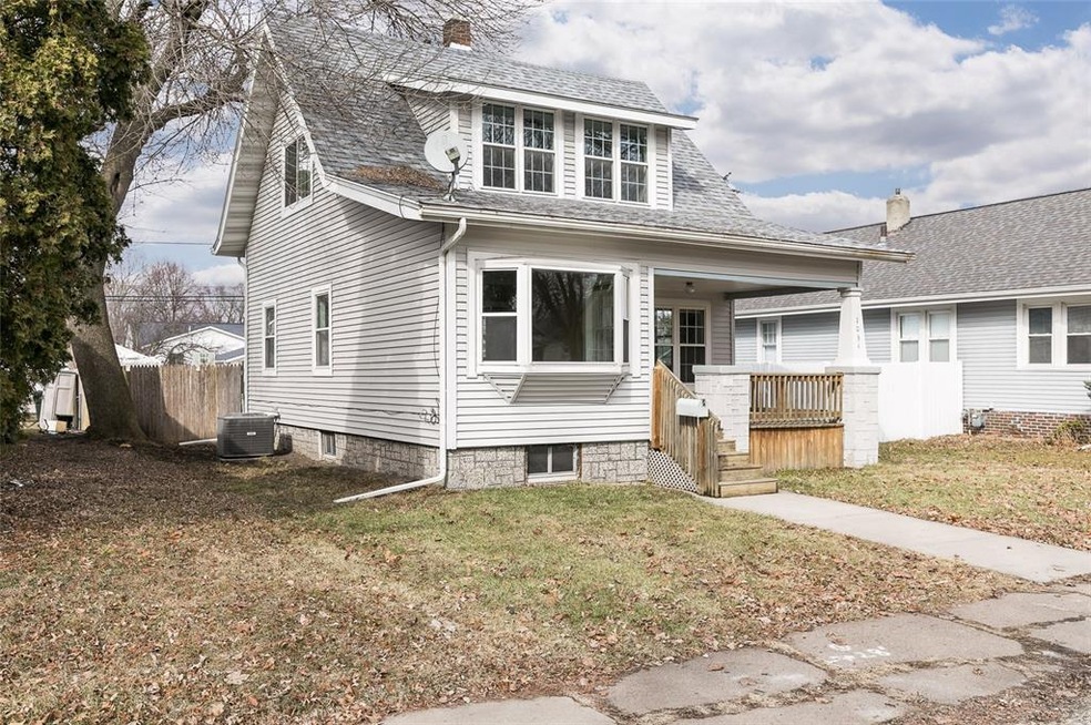 1034 F Ave NW, Cedar Rapids, IA 52405 - photo 1