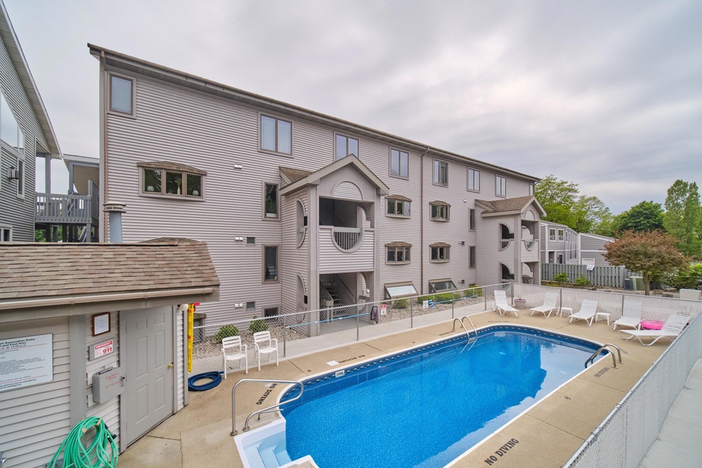 317 5th Ave unit 8, Manistee, MI 49660 - photo 1