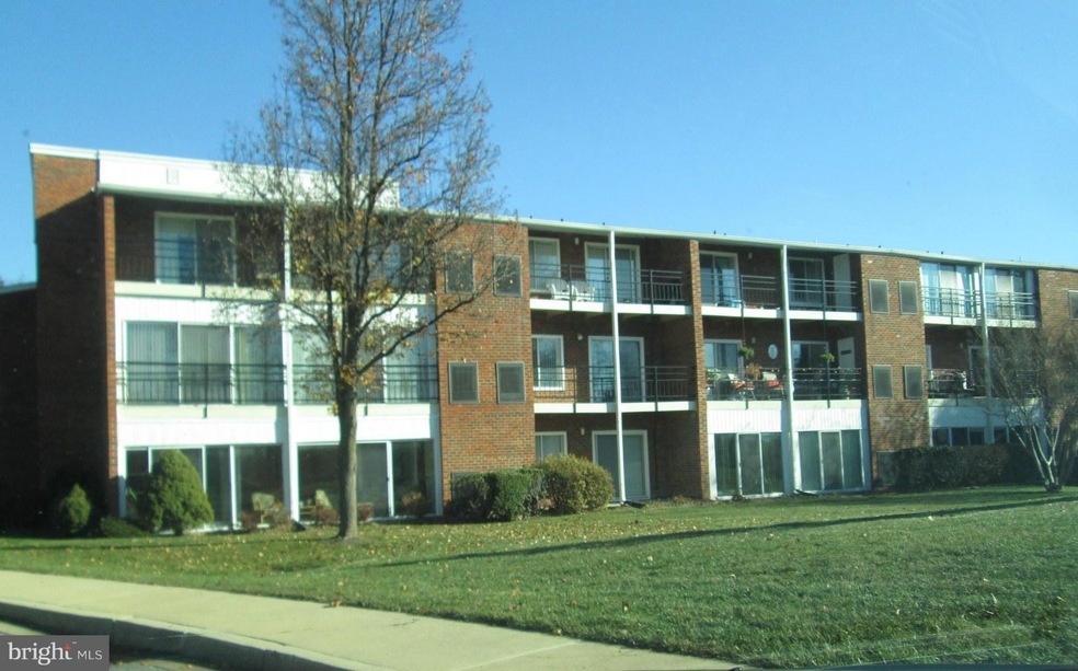 15400 Bassett Ln unit 2F, Silver Spring, MD 20906 - photo 1