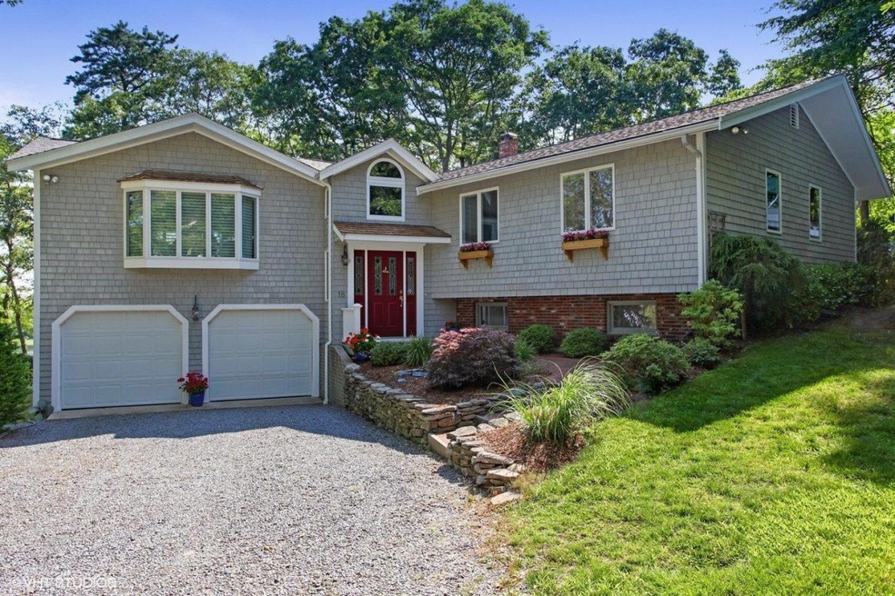 18 Quamhasset Rd, Buzzards Bay, MA 02532 - photo 1