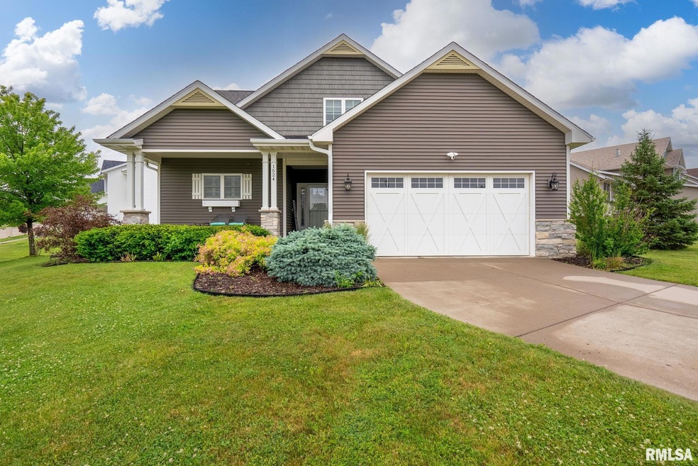 1524 Shamrock Dr, Davenport, IA 52807 - photo 1