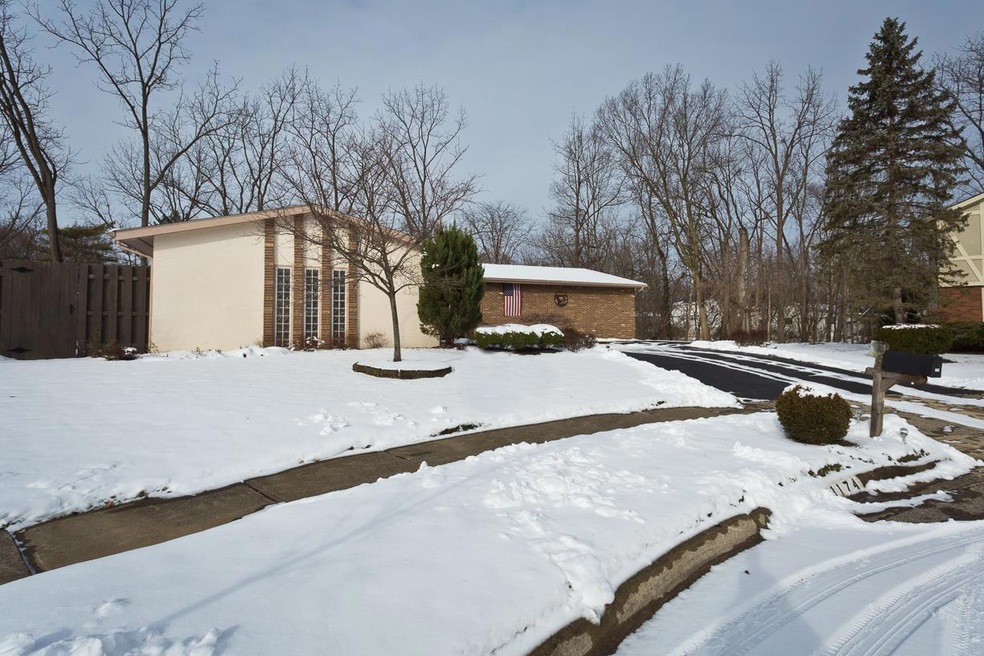 1174 Rockport Ln, Columbus, OH 43235 - photo 1