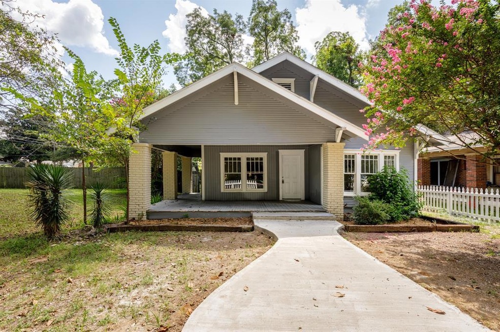 606 W Acheson St, Denison, TX 75020 - photo 1