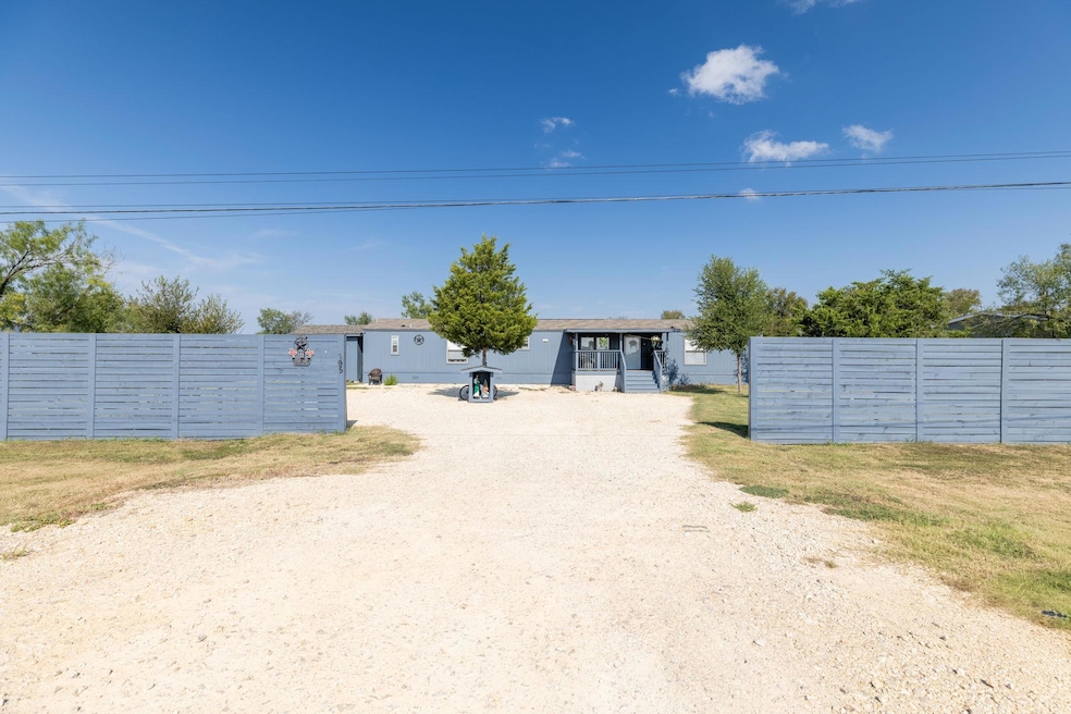View of dirt / gravel road