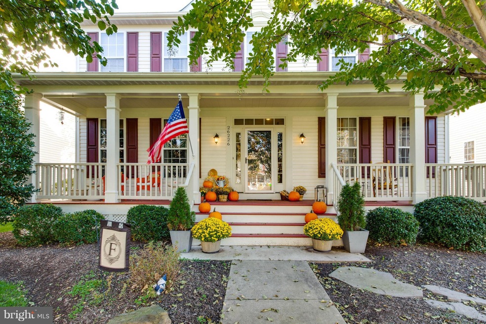 26226 Lands End Dr, Chantilly, VA 20152 - photo 1