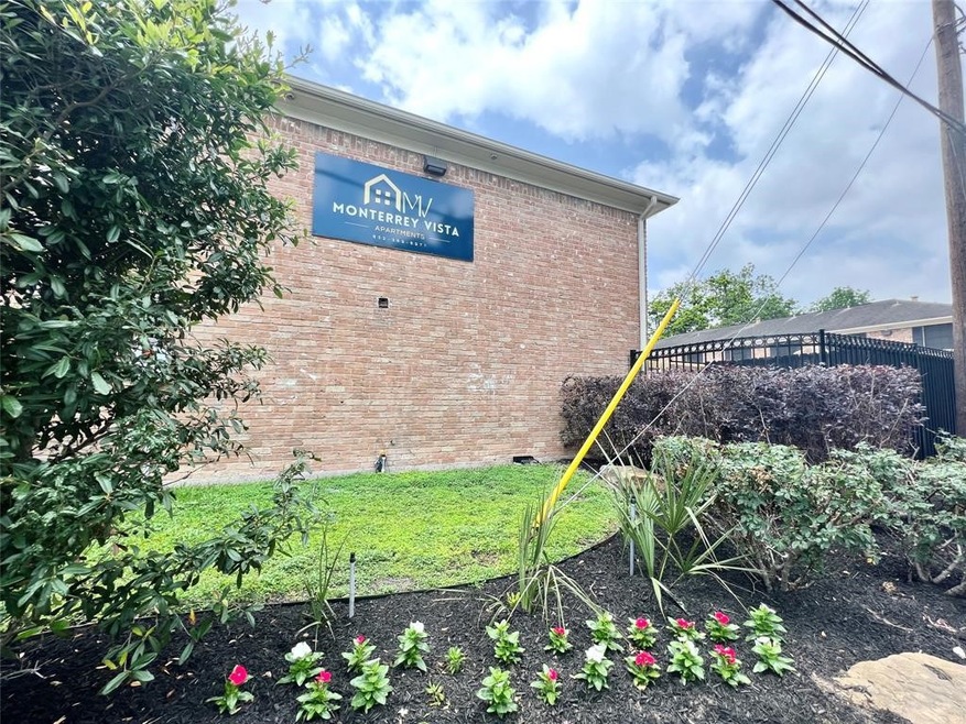 4503 Werner St unit 27, Houston, TX 77022 - photo 1