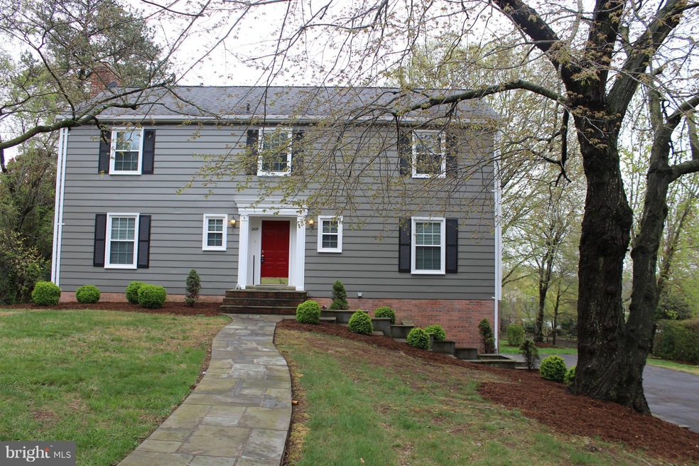 2109 Wilkinson Place, Alexandria, VA 22306 - photo 1