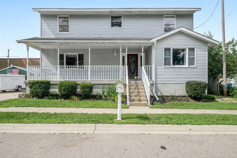 103-della-court-3