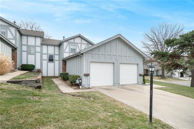 10117 Edelweiss Cir, Shawnee, KS 66203 - photo 1
