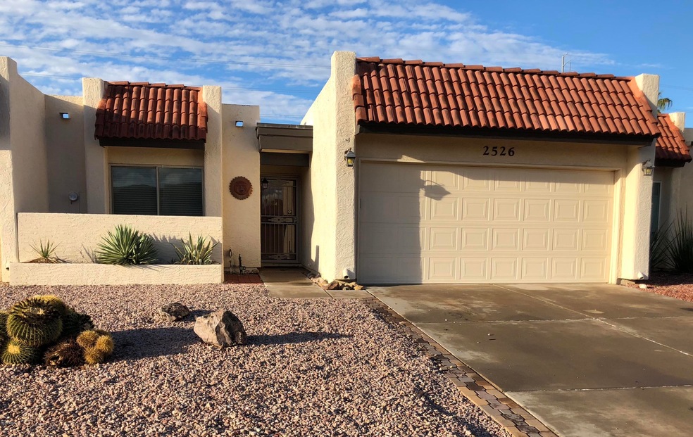 2526 E Wagoner Rd, Phoenix, AZ 85032 - photo 1