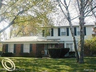 5541 Tamerlane Dr, West Bloomfield, MI 48322 - photo 1