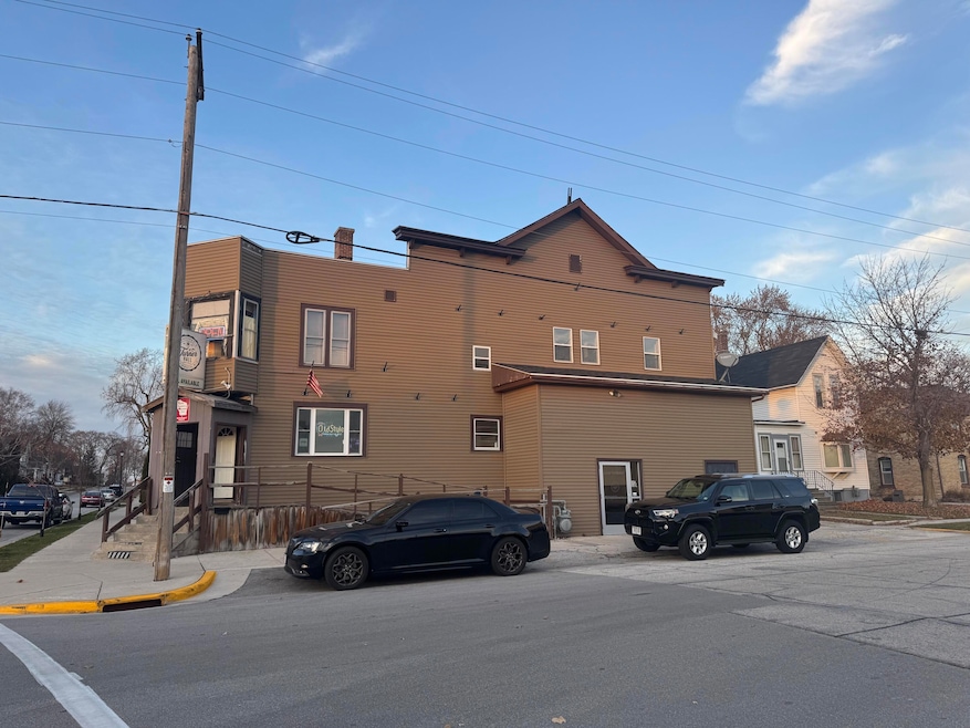 202 E Elizabeth St, Plymouth, WI 53073 - photo 1