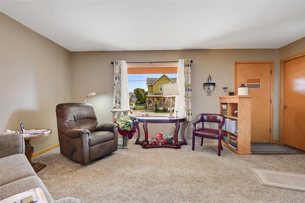 1606 19th St, Two Rivers, WI 54241 - photo 1