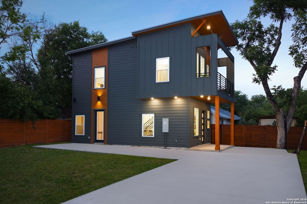 514 Dakota St unit 3, San Antonio, TX 78203 - photo 1