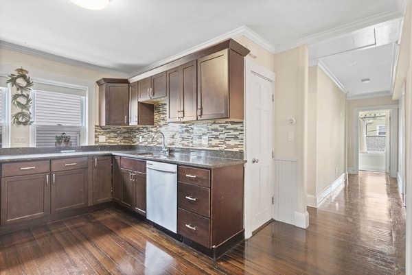 305 Kittredge St unit 2, Roslindale, MA 02131 - photo 1