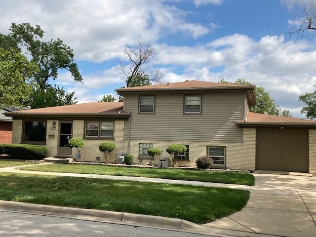 627 Suffolk Ave, Westchester, IL 60154 - photo 1