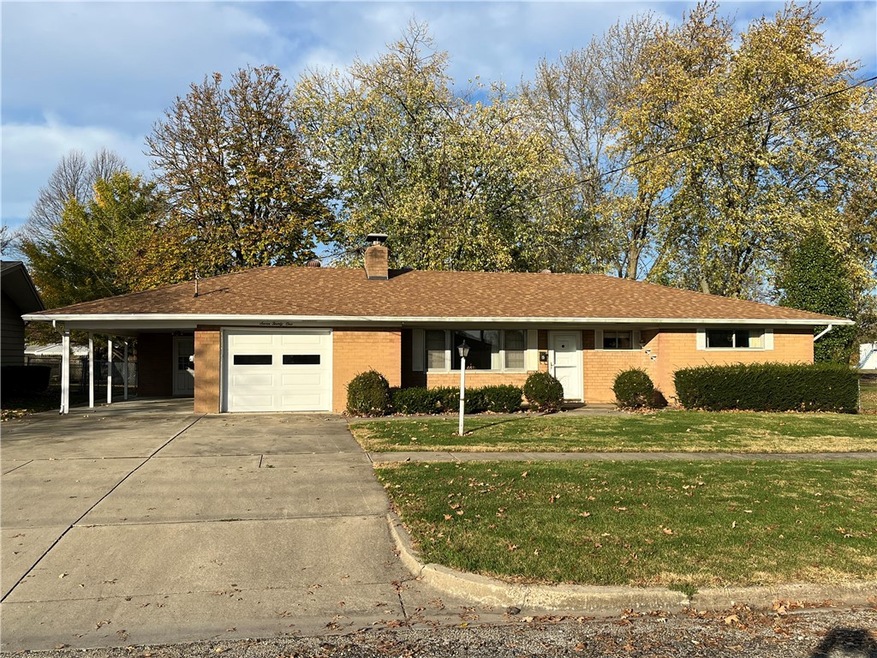 721 N 25th St, Mattoon, IL 61938 - photo 1