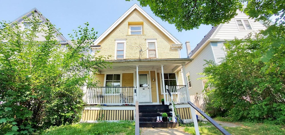 01v1-FRONT_1332 n 31st st