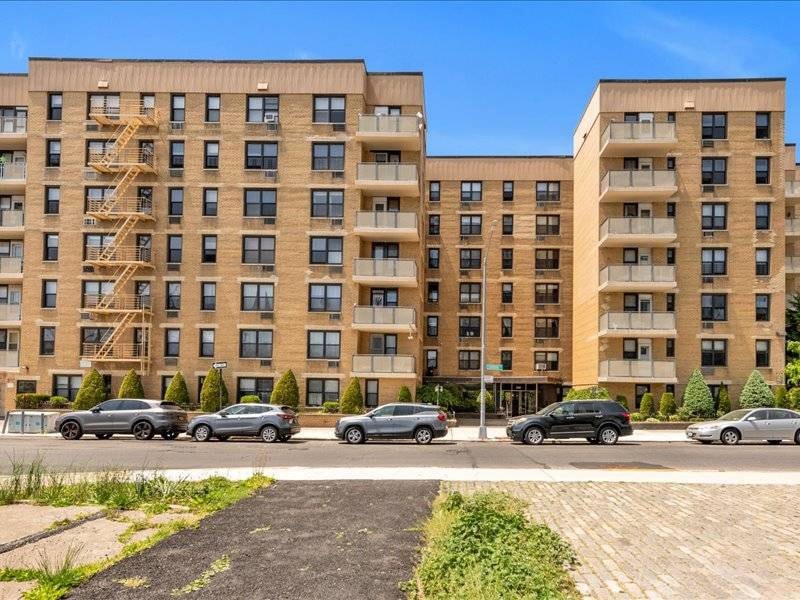 For Sale $590,000 • Co-Listing Agent