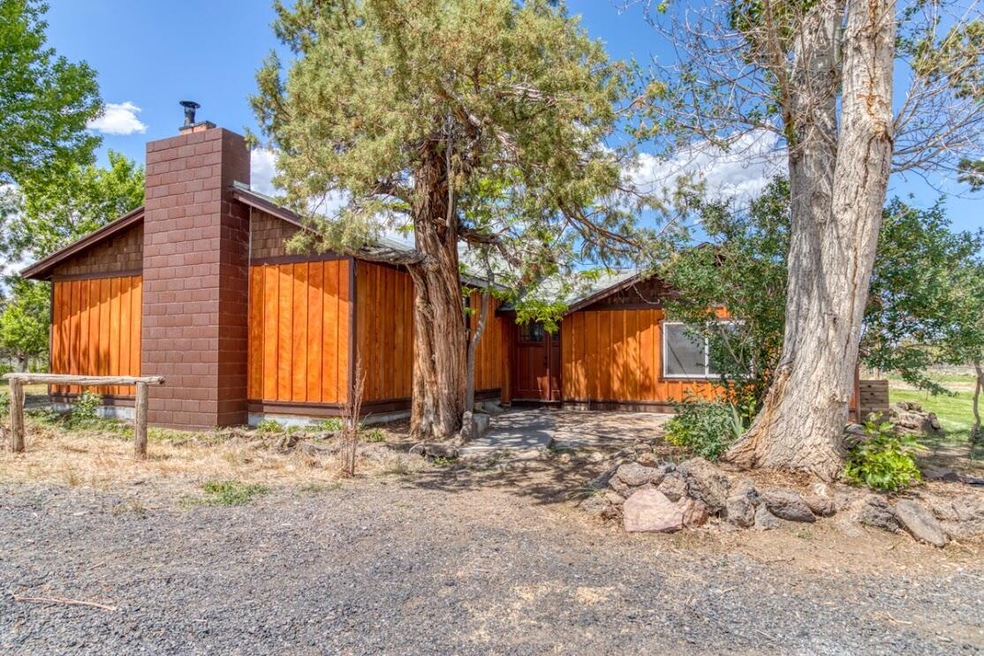 63130 Stenkamp Rd, Bend, OR 97701 - photo 1