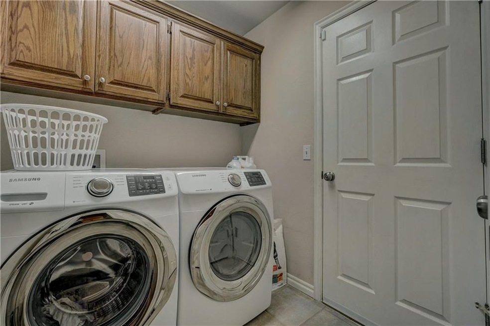 1605 Cedar Bend Ct, Shawnee, OK 74804 - photo 1