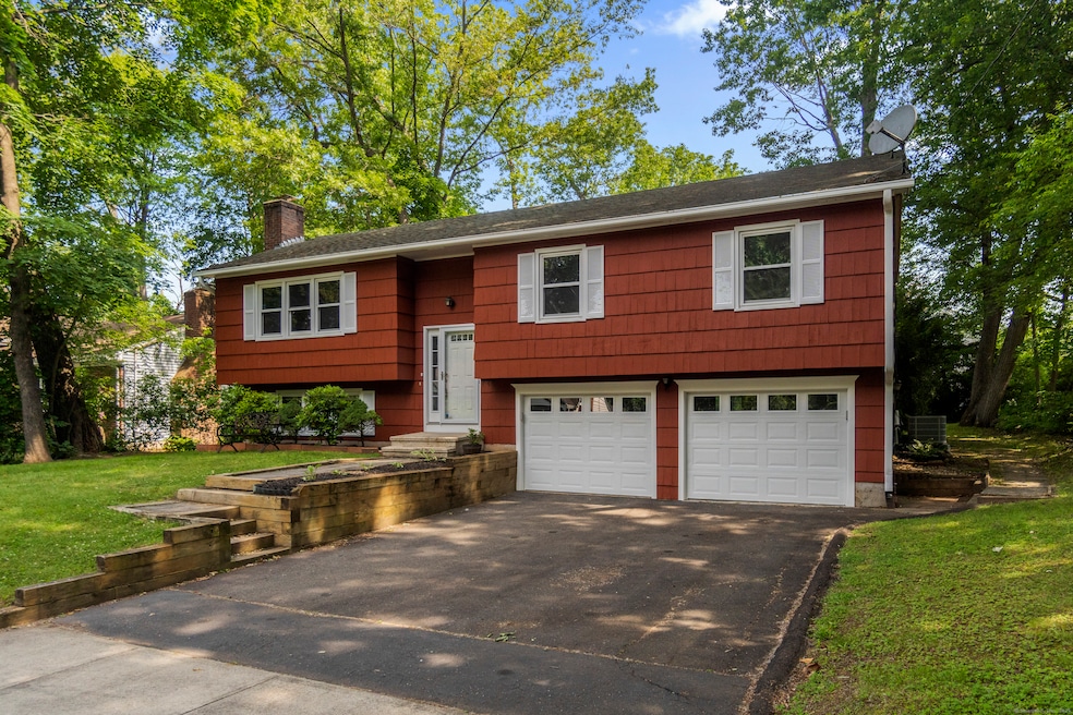 5 Robin Lane in charming Westville