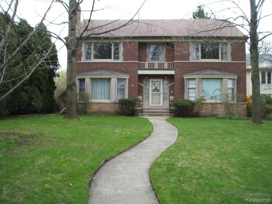 15842 Windmill Pointe Dr, Grosse Pointe Park, MI 48230 - photo 1