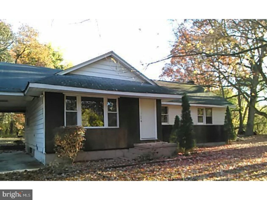 4 Cedar St, Beverly, NJ 08010 - photo 1