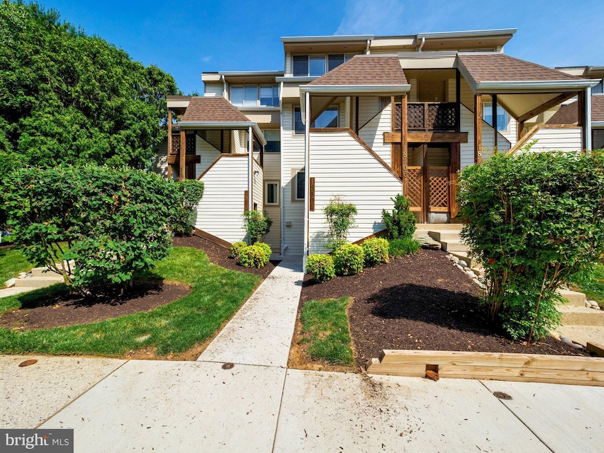 18104 Windsor Hill Dr, Olney, MD 20832 - photo 1