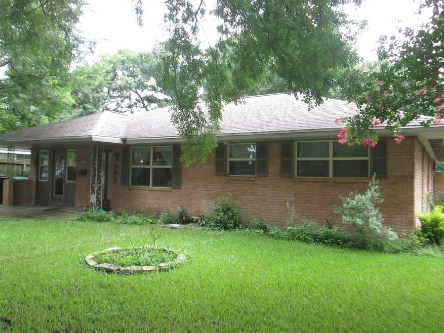 4806 Blanton Blvd, Houston, TX 77092 - photo 1