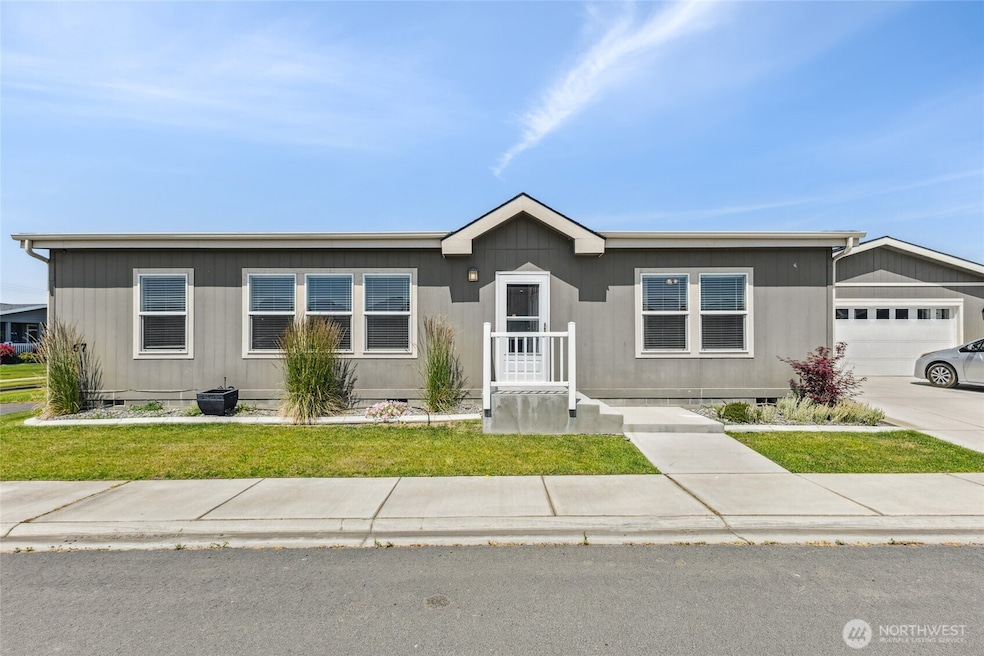 1701 E Burr Ave unit 67, Moses Lake, WA 98837 - photo 1