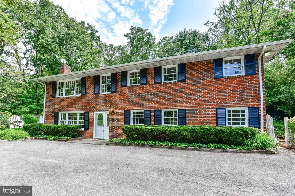 7201 Fort Hunt Rd, Alexandria, VA 22307 - photo 1