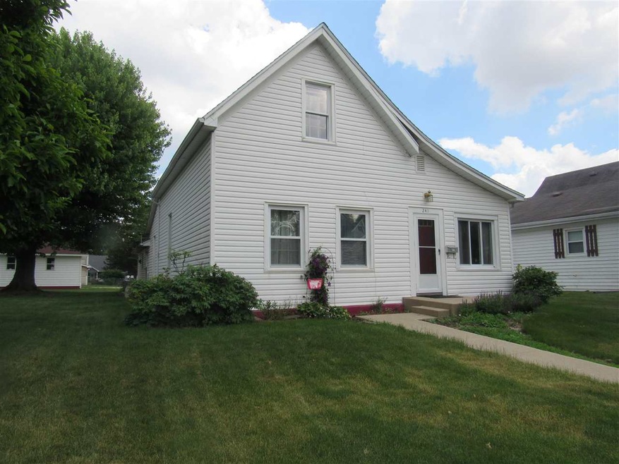 241 Oak St, Tipton, IN 46072 - photo 1