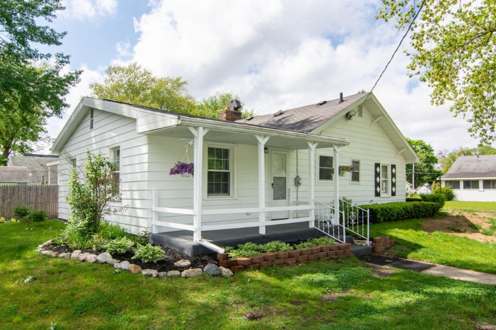 1548 Maple St Niles MI 49120-large-001-4