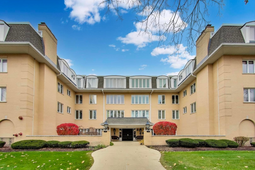 75 6th Ave unit 204, La Grange, IL 60525 - photo 1