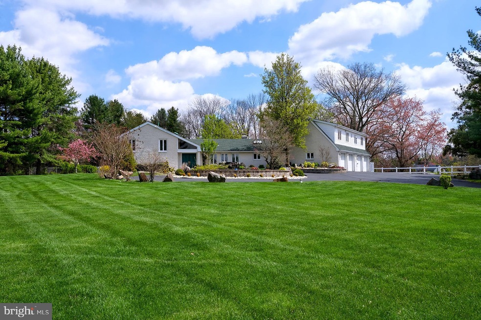 900 Robbinsville Allentown Rd, Trenton, NJ 08691 - photo 1