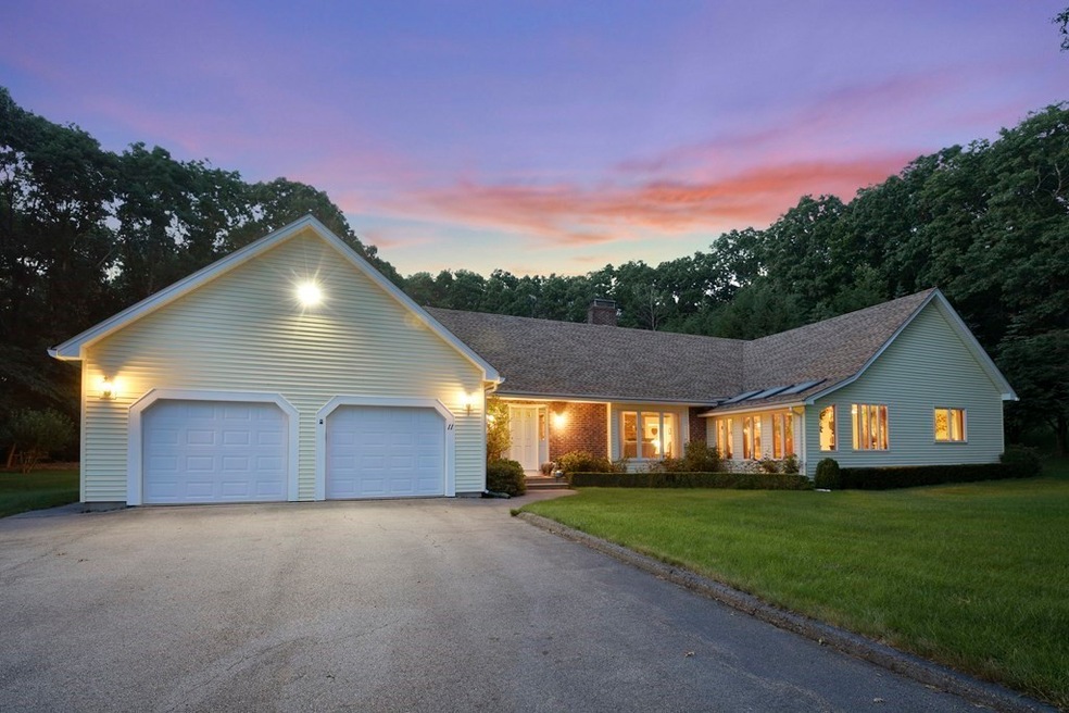 11 Mikes Way, Webster, MA 01570 - photo 1