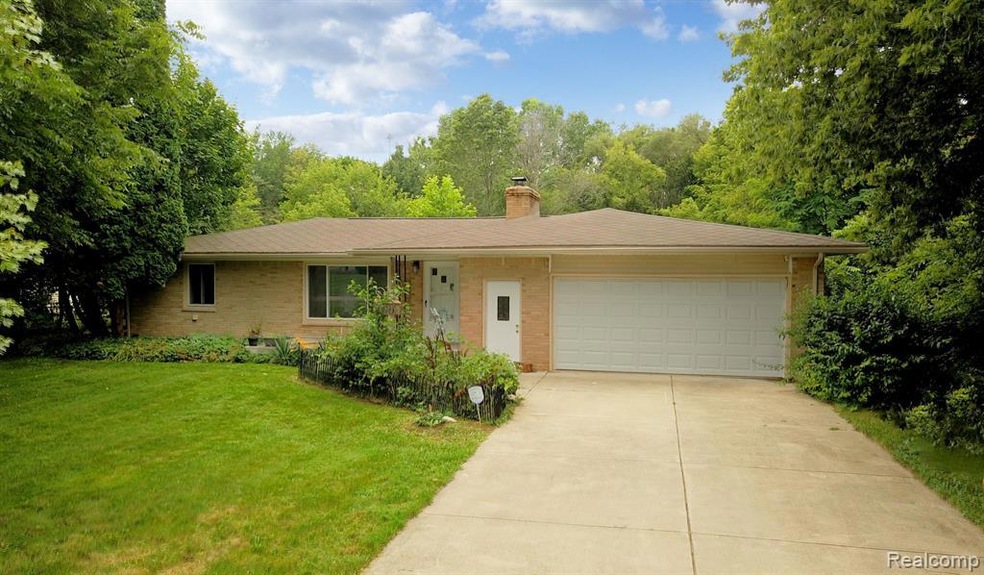 3179 Gehring Dr, Flint, MI 48506 - photo 1