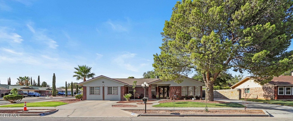 351 Roslyn Dr, Horizon City, TX 79928 - photo 1