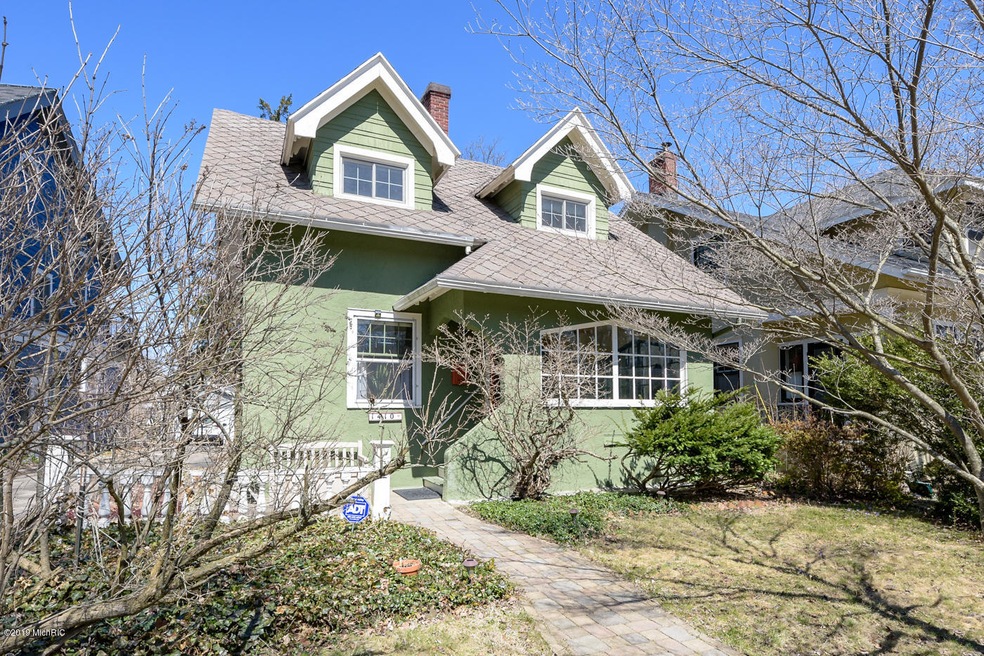 Hillcrest_Ave_1410_Kalamazoo_49008-1