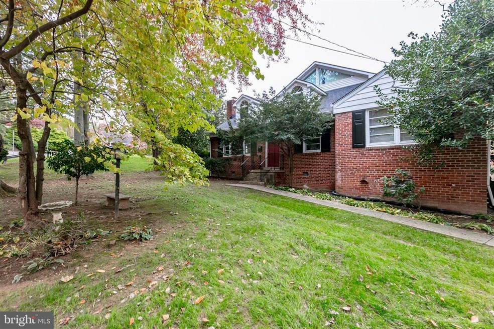 2214 Grayson Place, Falls Church, VA 22043 - photo 1