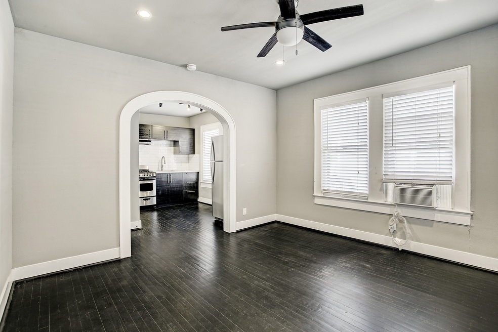 607 Enid St unit 1, Houston, TX 77009 - photo 1