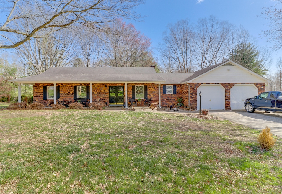 67 Combs Cir, London, KY 40744