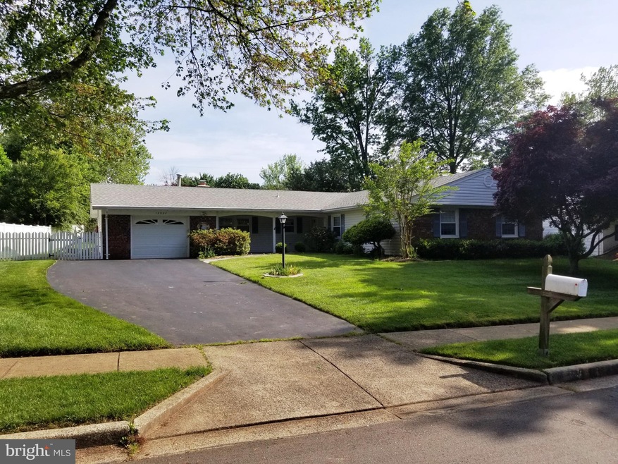 12907 Mount Royal Ln, Fairfax, VA 22033 - photo 1