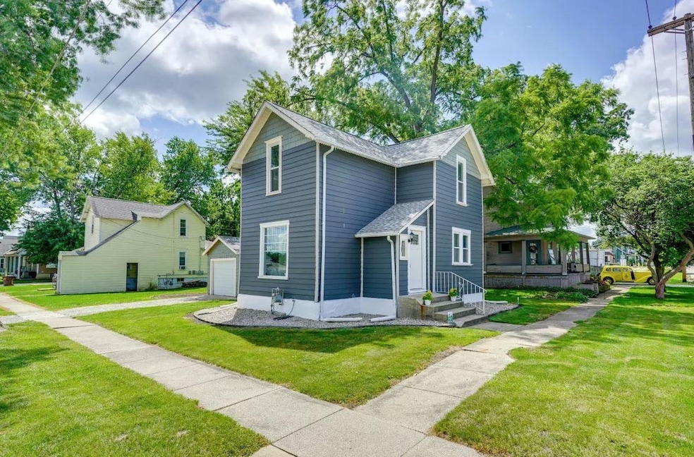 119 E 11th St, Auburn, IN 46706 - photo 1