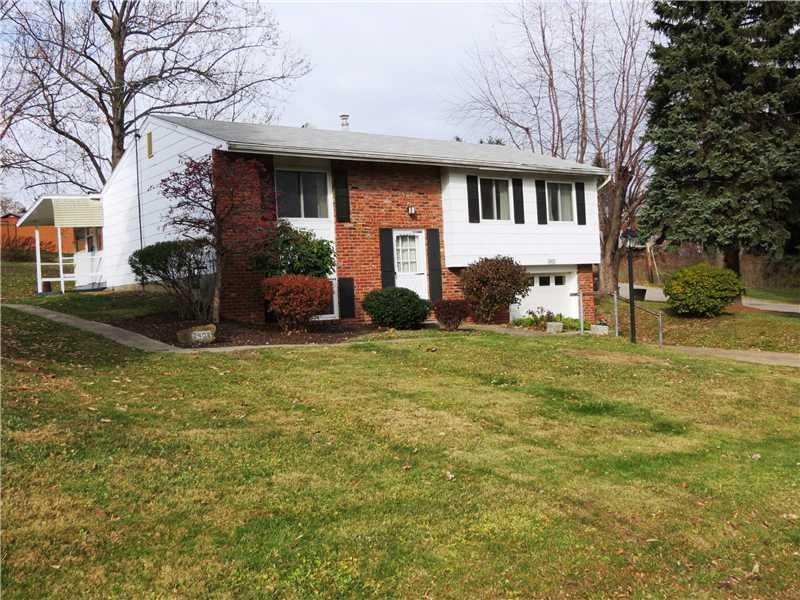 Exterior Front. Adorable 3 bedroom home on double 