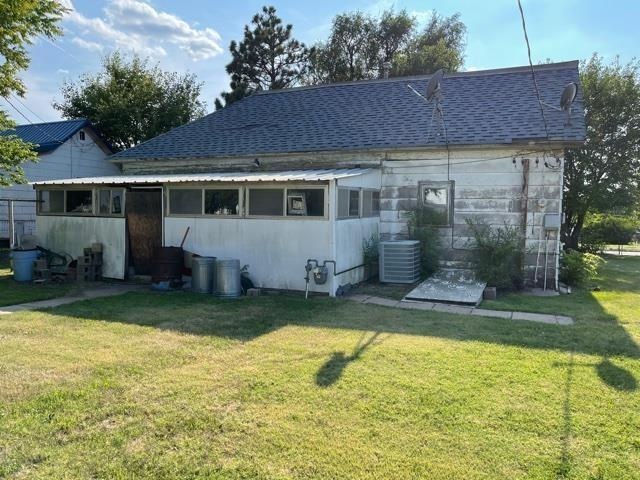 312 N 2nd St, Wakeeney, KS 67672 - photo 1