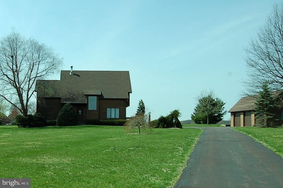 1005 Cross Rd, Schwenksville, PA 19473 - photo 1