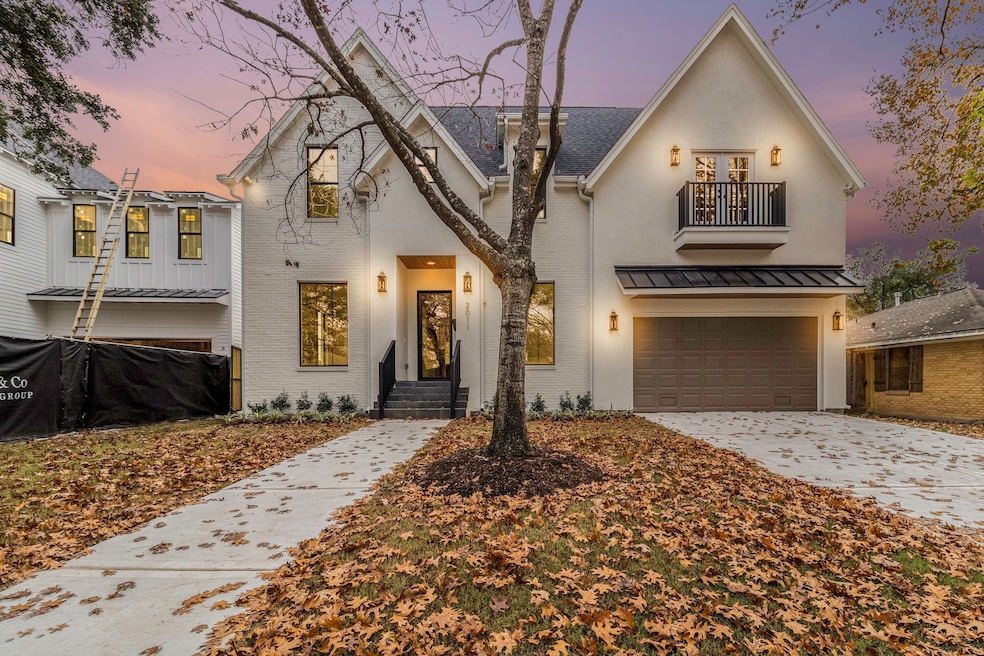 2011 Gardenia Dr, Houston, TX 77018 - photo 1